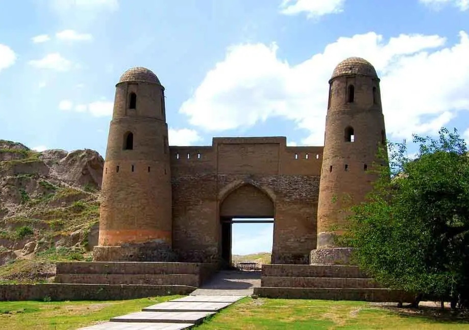 جولة قلعة حصار